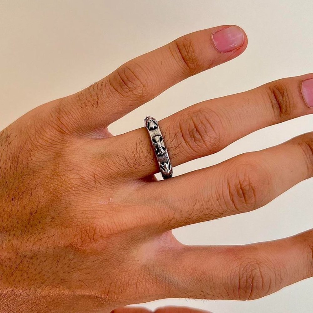 y2k 2000s vintage chrome cross silver ring